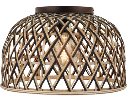 Ronde plafondlamp van gevlochten rotan met een rasterpatroon en geïntegreerde lichtbron.