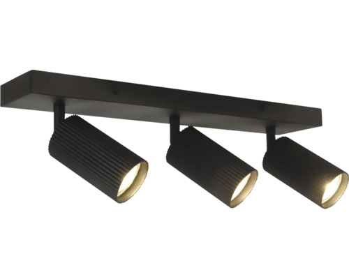 Plafondspot met drie verstelbare lichtkoppen voor gerichte verlichting