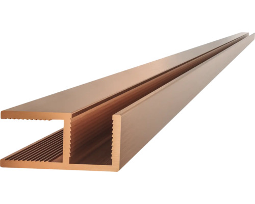 Een metalen U profiel als afwerkprofiel voor vloerbedekkingen.
