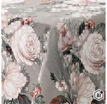 Tafelkleed met bloemenpatroon van rozen in stoflook voor de eettafel. (Image AI modified or generated)