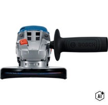 Bosch haakse slijper met extra handgreep en beschermkap voor slijp en doorslijpwerkzaamheden (Image AI modified or generated)