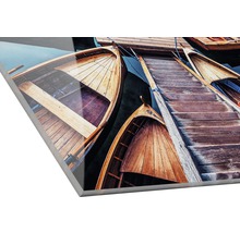 Acrylglas schilderij met houten boten bij de steiger