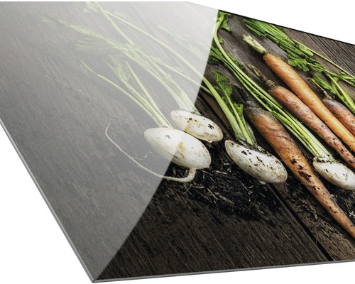 Decoratieve plaat met wortelen op hout