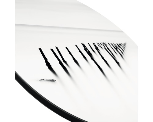 Detailopname van een snowboard met decoratieve elementen