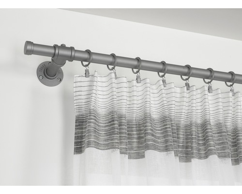 Gordijnroede met gordijnringen en gordijn