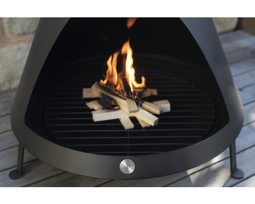 Vuurkorf met brandend hout