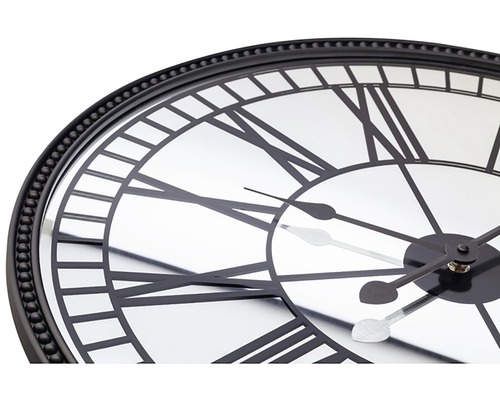 Wandklok met Romeinse cijfers