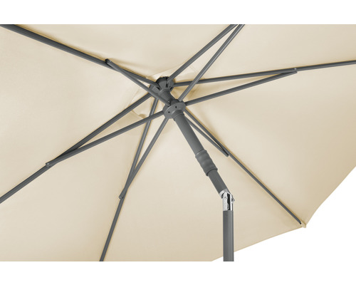 Detailopname van een open parasol met frame en bekleding