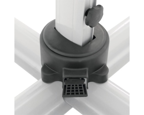 Detailopname van een parasolvoet met stelschroef en voethendel