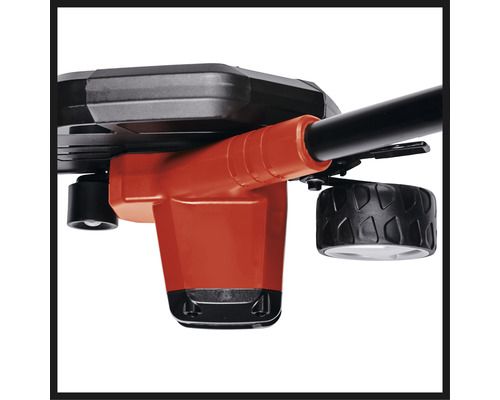 Detailopname van een grastrimmer met wielgeleiding