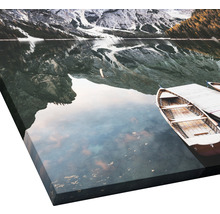 Canvas schilderij met bergmeer en boten