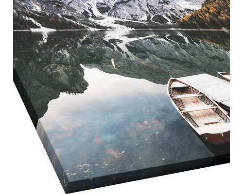 Canvas schilderij met bergmeer en boten