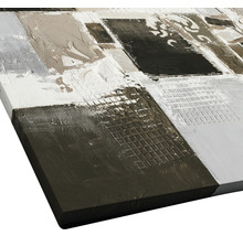 Detailopname van een abstract schilderij met verschillende texturen en tinten.