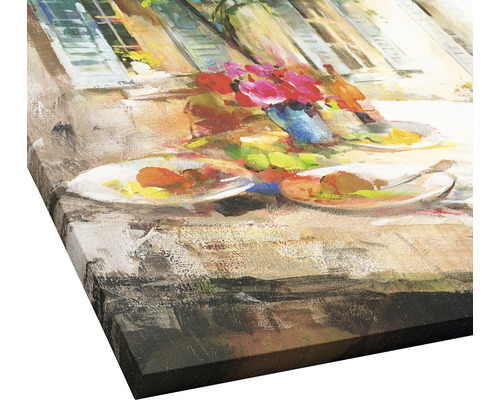 Schilderij met eten en bloemen op een tafel