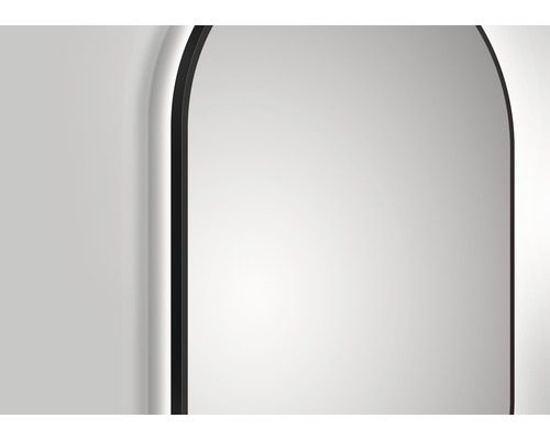 Rechthoekige spiegel met afgeronde hoeken en een zwart frame