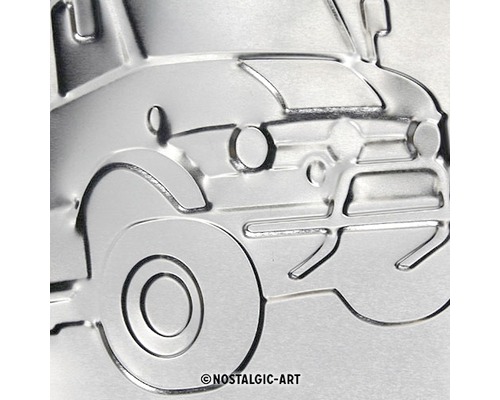 Gepreegd metalen bord met een auto