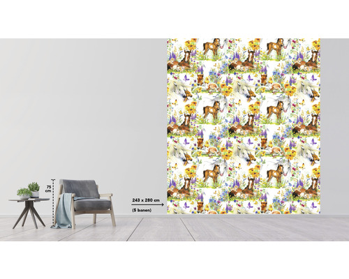 Fotobehang met paardenmotief in de woonkamer, afmetingen 243 x 280 cm