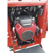 Detailopname van een Honda GX690 motor in een machine