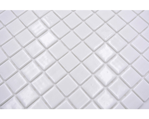 Detailopname van witte mozaïektegels