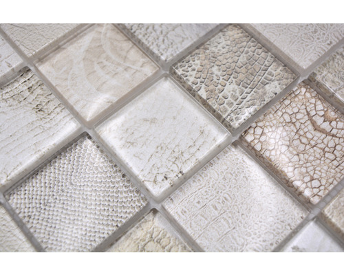 Close-up van mozaïektegels met diverse texturen