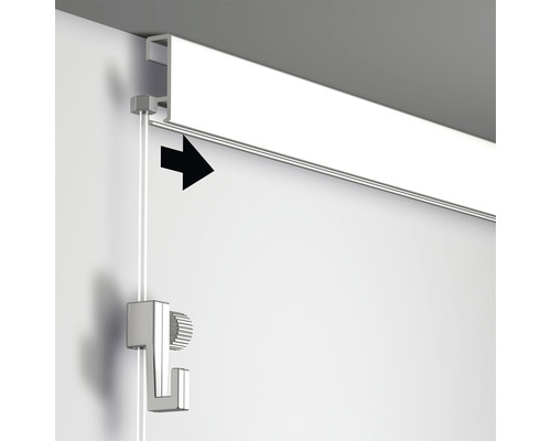 Ophangrail met haken voor bevestiging aan de muur