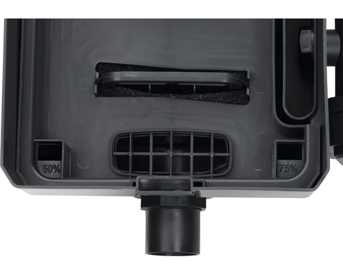 Binnenaanzicht van een vijverfilter met filtermateriaal