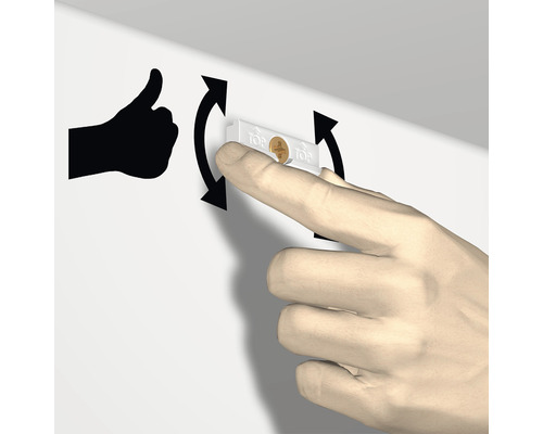 Illustratie van een montage-instructie voor een plug met een hand, pijlen en een duim omhoog.