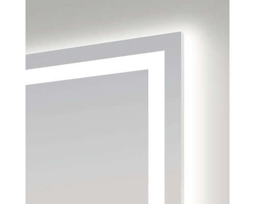 Detailopname van een verlichte spiegel