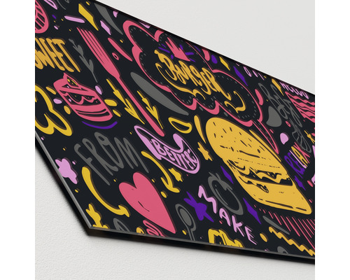 Decoratieve keukenachterwand met voedselmotieven
