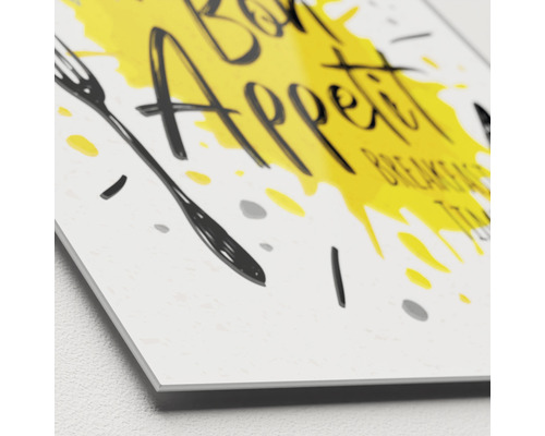 Decoratieve keukenafbeelding met bestek en Bon Appétit belettering als wanddecoratie