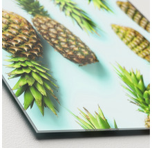 Decoratieve afbeelding met ananas motieven op een plaat