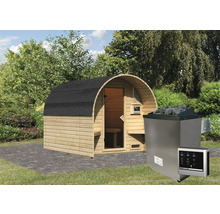 Vatvormige sauna met kachel en bediening in de tuin