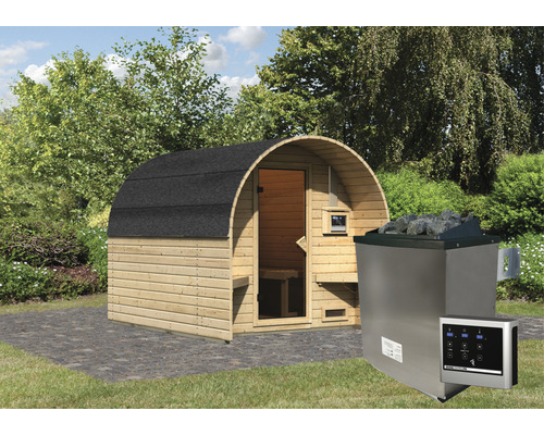 Vatvormige sauna met kachel en bediening in de tuin