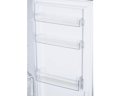 Binnenkant van een koelkast met drie transparante opbergvakken aan de deur