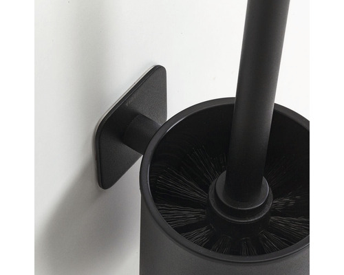 Zwart toiletgarnituur met wandhouder