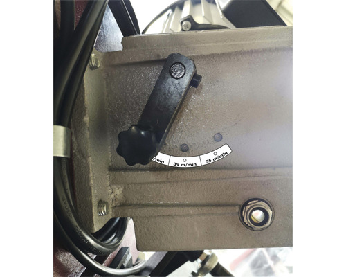 Detailopname van een machine met snelheidsregelaar