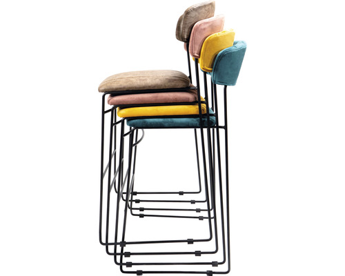 Stapel van vier barkrukken met metalen frame en gestoffeerde zitting