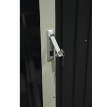 Slot met sleutel op een tuinhuis