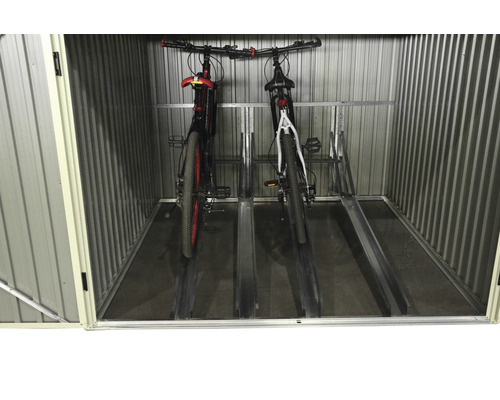 Fietsen in een fietsenschuur voor opslag