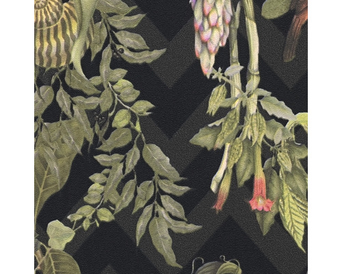 Behang met planten- en bloemmotief op een geometrische achtergrond