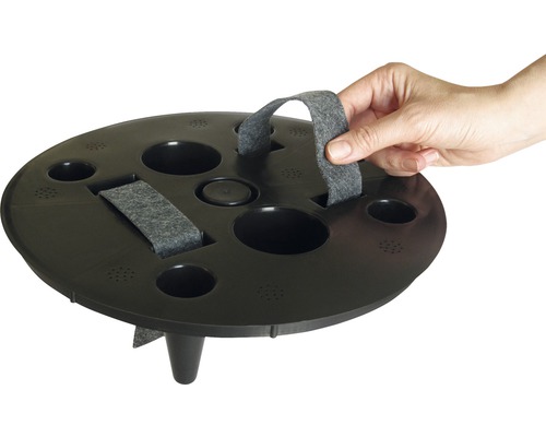 Zwarte bijzettafel met bekerhouders en handgrepen.