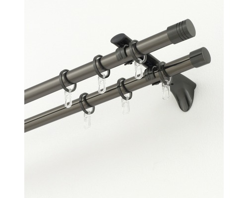 Dubbele gordijnroede met ringen en gordijnhaken voor het bevestigen van gordijnen