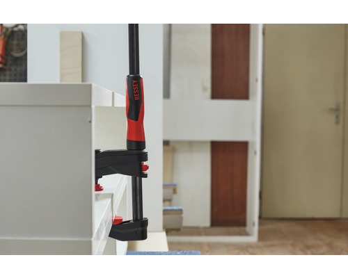 BESSEY Logo, schroefklem bevestigt werkstuk