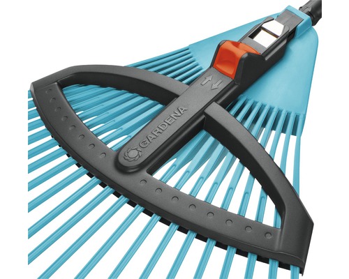 Gardena hark voor het bijeen harken van bladeren en tuinafval