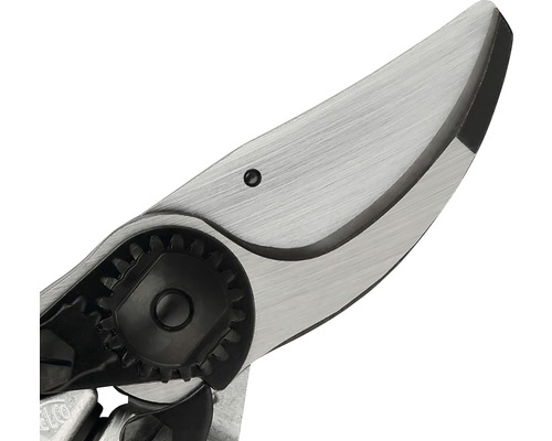 Close-up van het mes van een snoeischaar