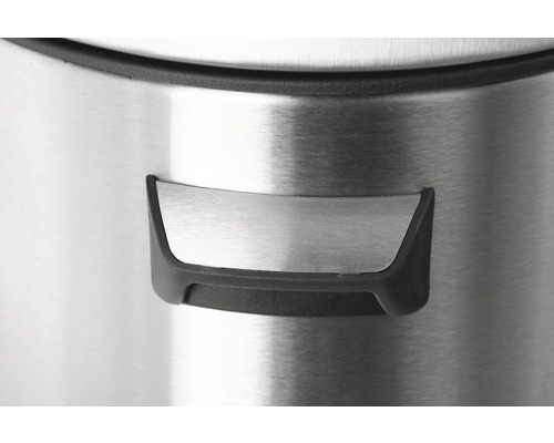 Detailaanzicht van een roestvrijstalen container met handvat