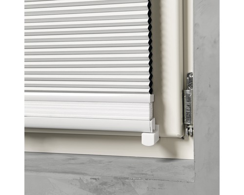 Plissé bij het raam