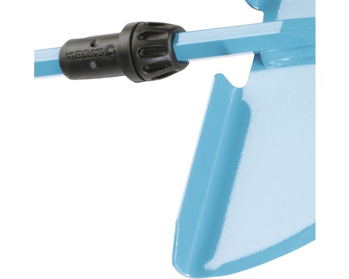 Detailopname van een spade met Gardena logo op de handgreepverbinding.