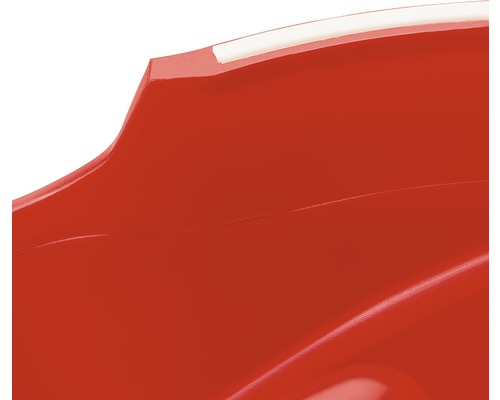 Detailopname van een rood kunststofproduct met plakstrip