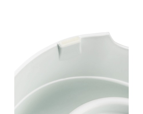 Detailweergave van een spiraalvormige, lichte vijver van kunststof